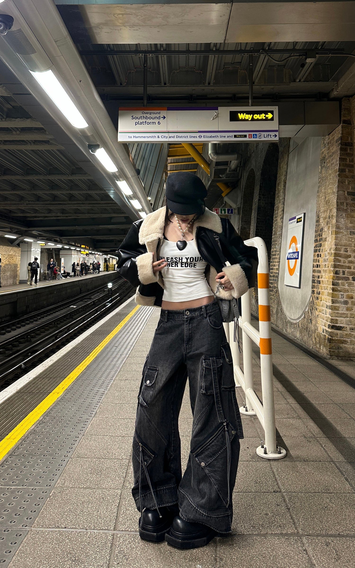 <tc>WARDEN EDGE</tc> マルチポケットハイライズカーゴジーンズ