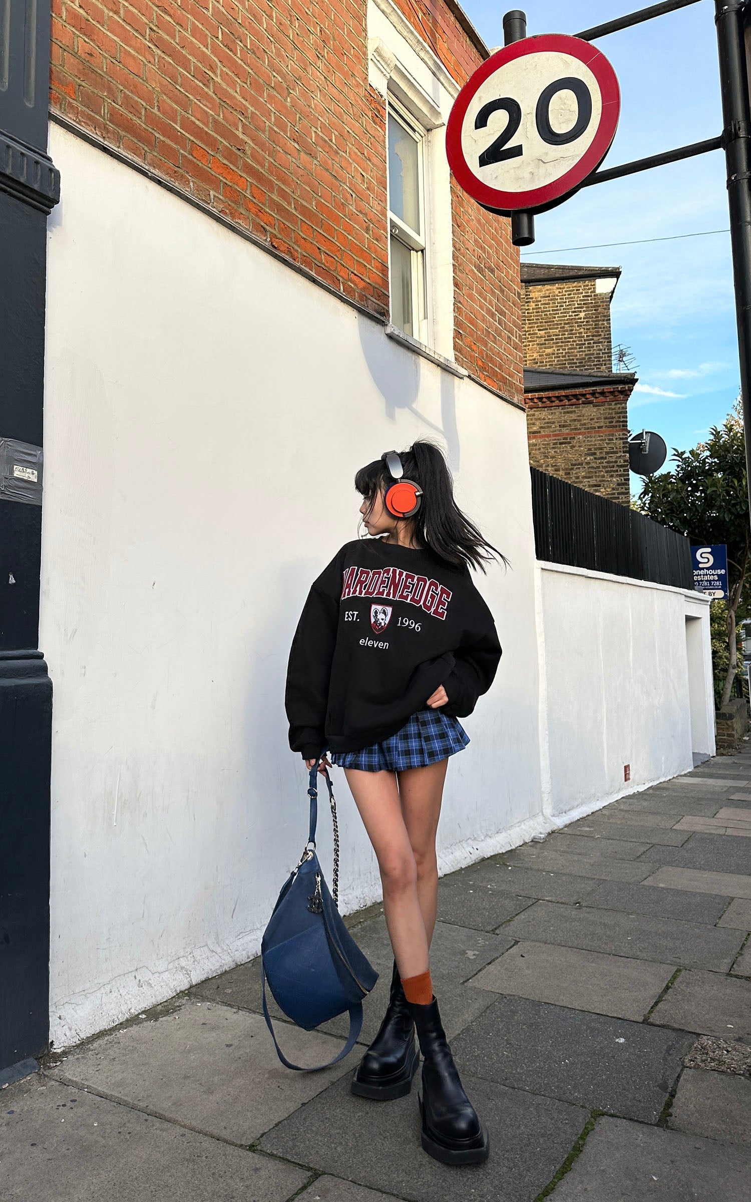 WARDEN EDGE Vintage Embroidery Oversized Sweatshirt