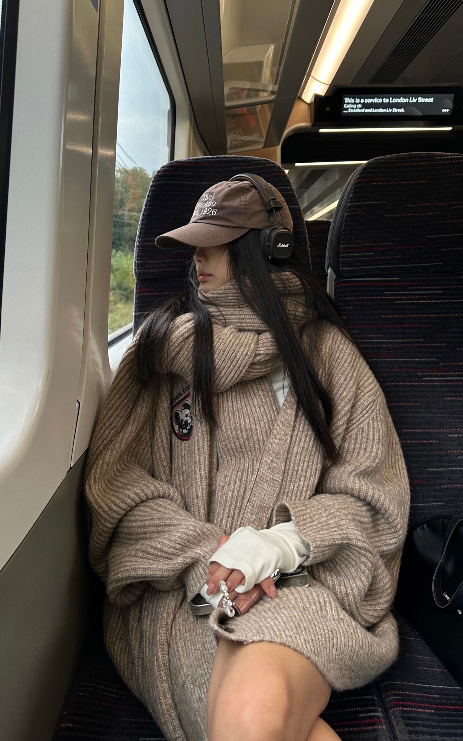 WARDEN EDGE Knitted Cardigan & Scarf Set