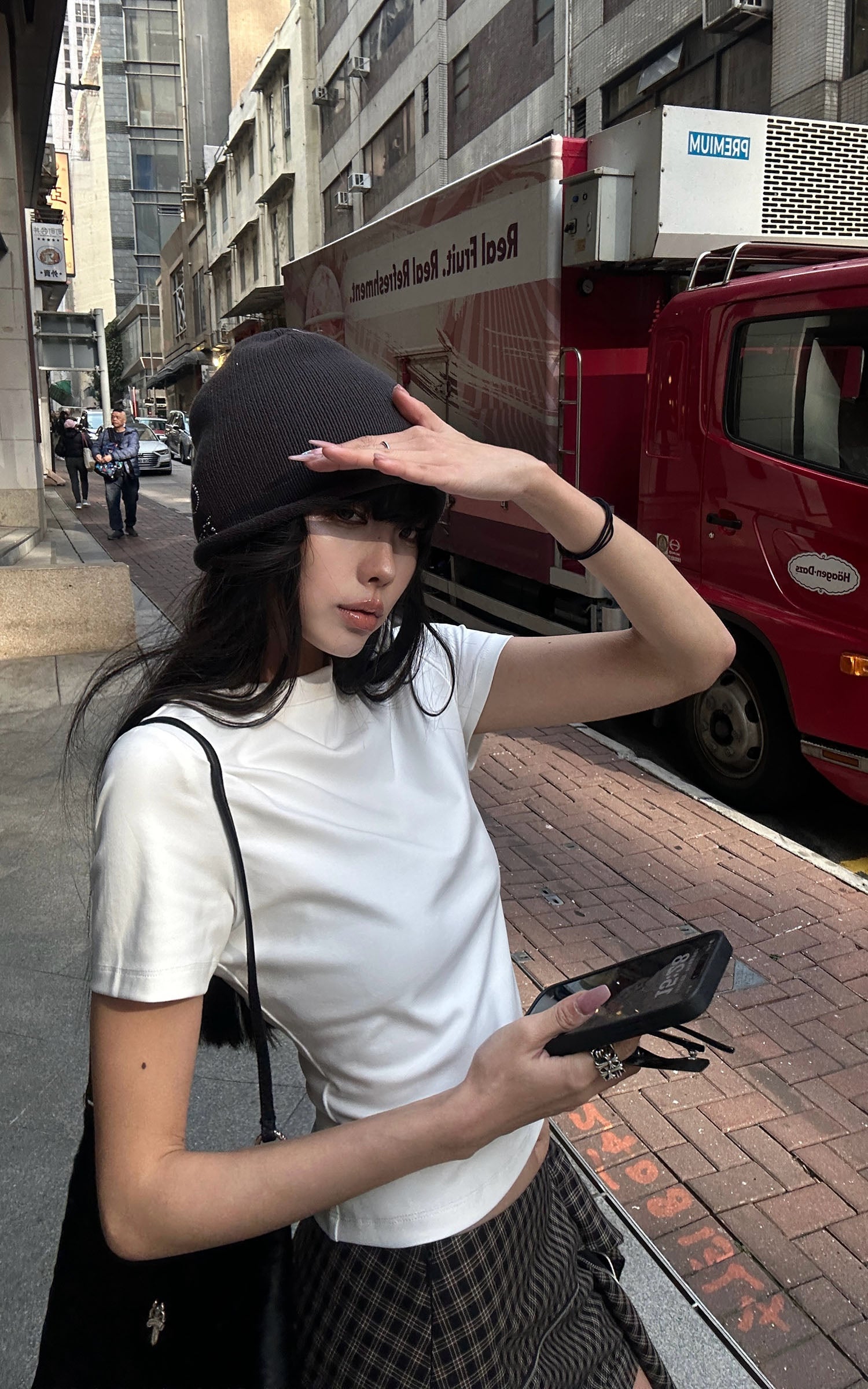 WARDEN EDGE Cropped Crew Neck Tee