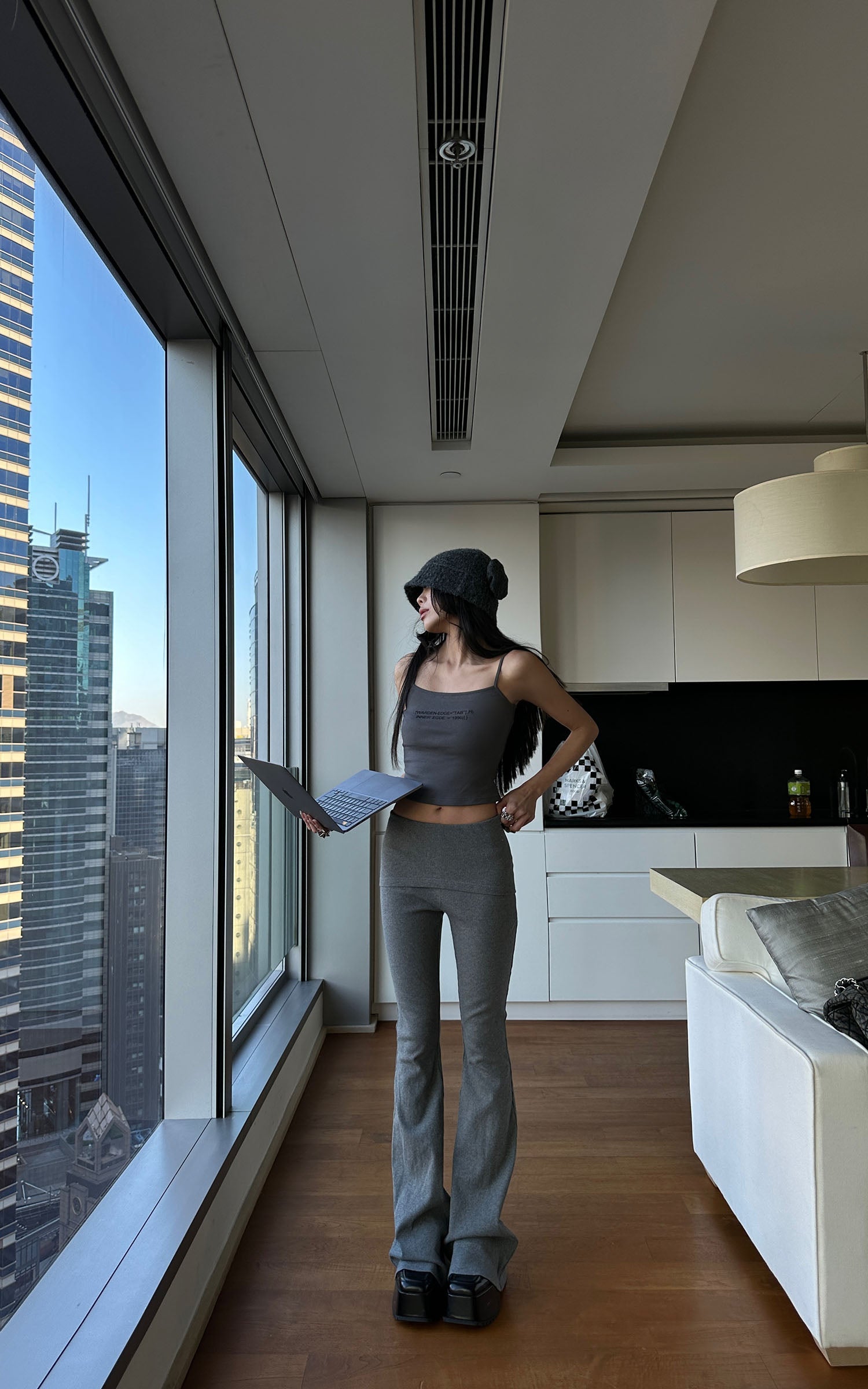 WARDEN EDGE Ribbed Knit Flared Pants & Cropped Camisole Set