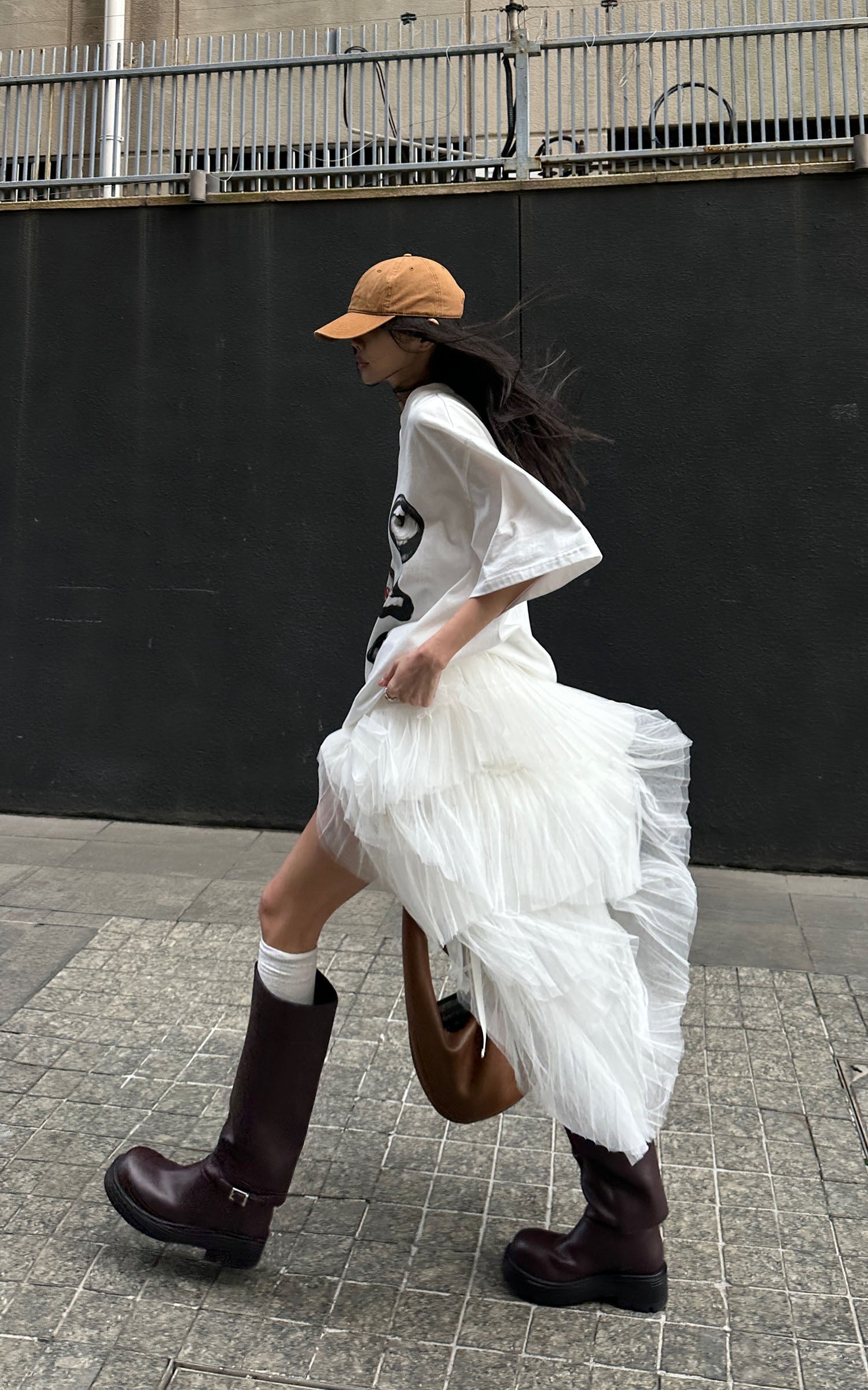 <tc>WARDEN EDGE</tc> Gonna asimmetrica a strati in tulle