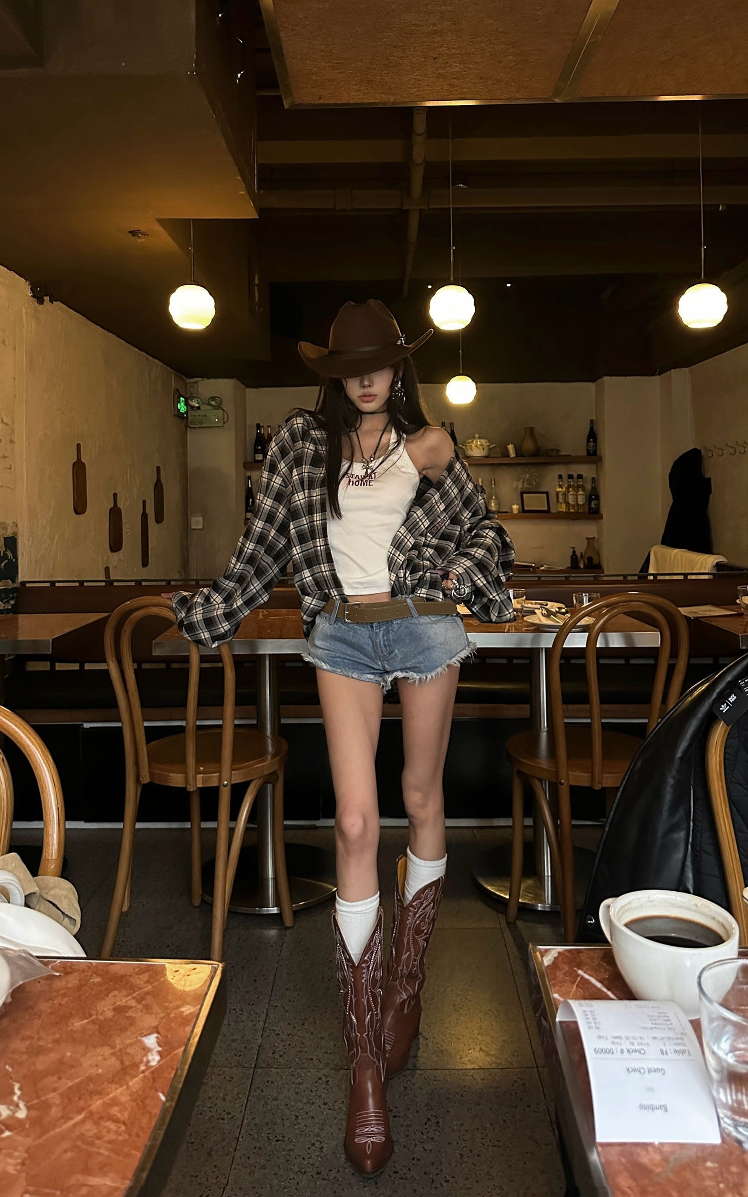 WARDEN EDGE Raw Hem V-Cut Denim Shorts