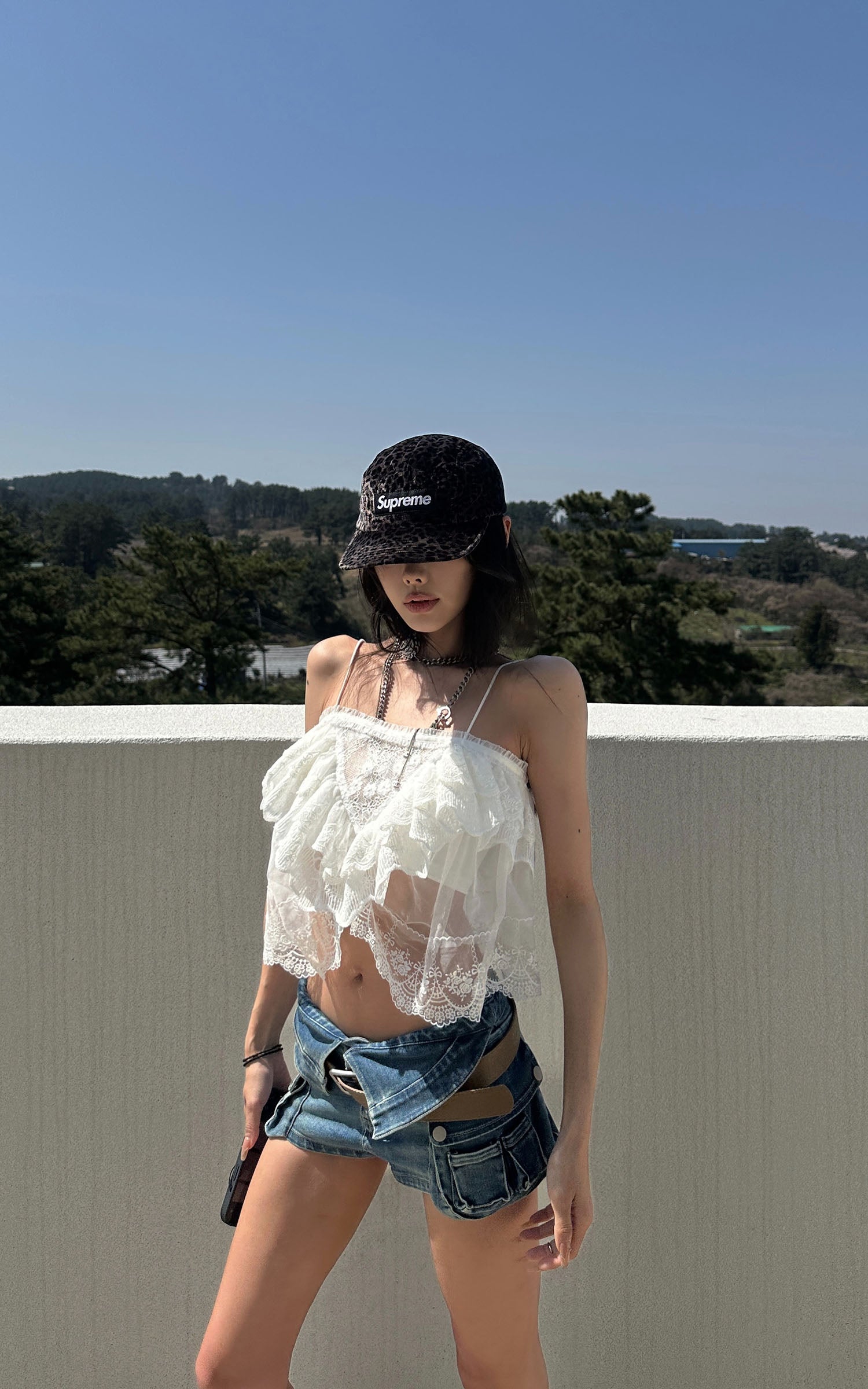 WARDEN EDGE Collar-Waist Deconstructed Denim Shorts