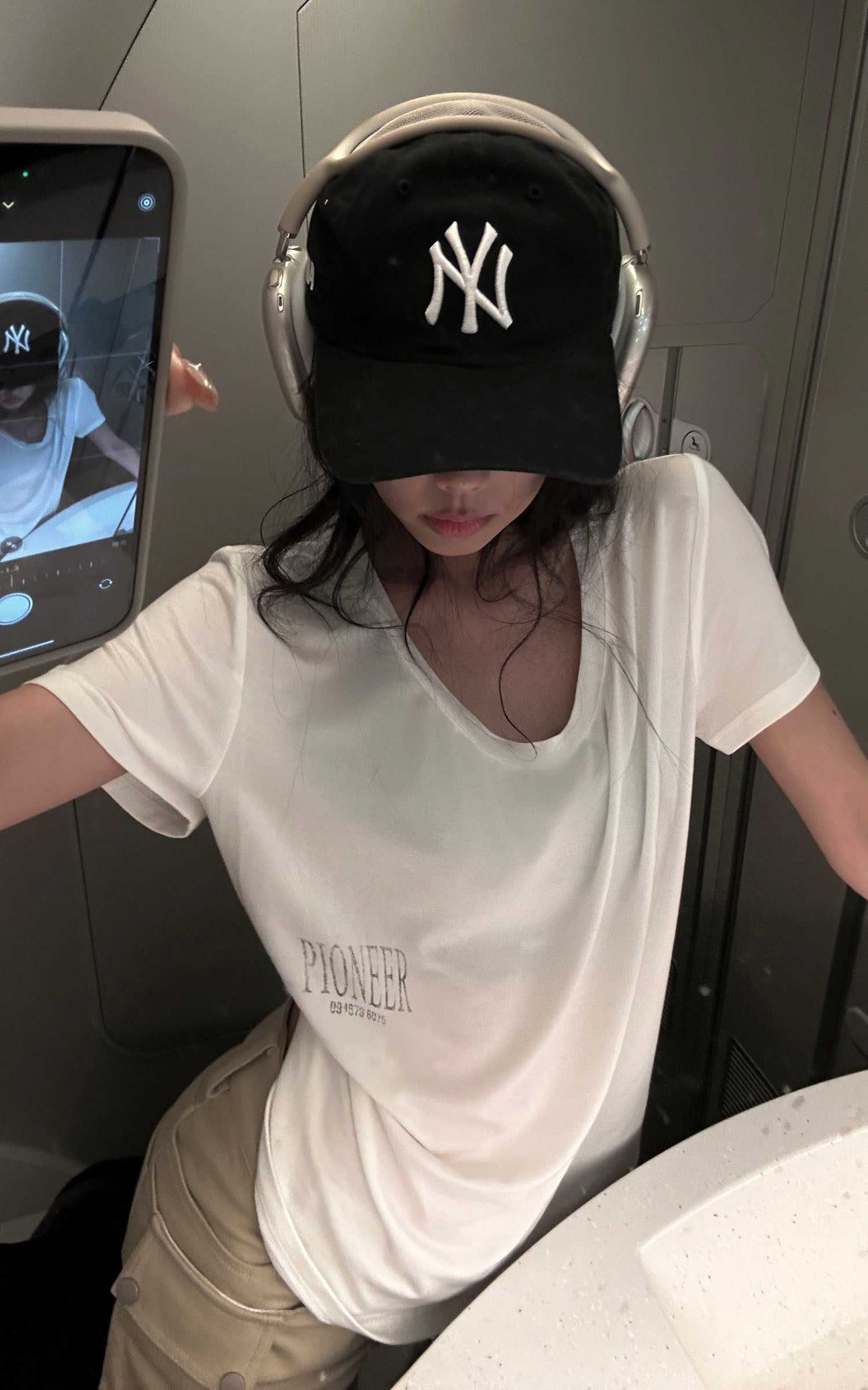 WARDEN EDGE Scoop Neck Graphic Tee Slim Fit