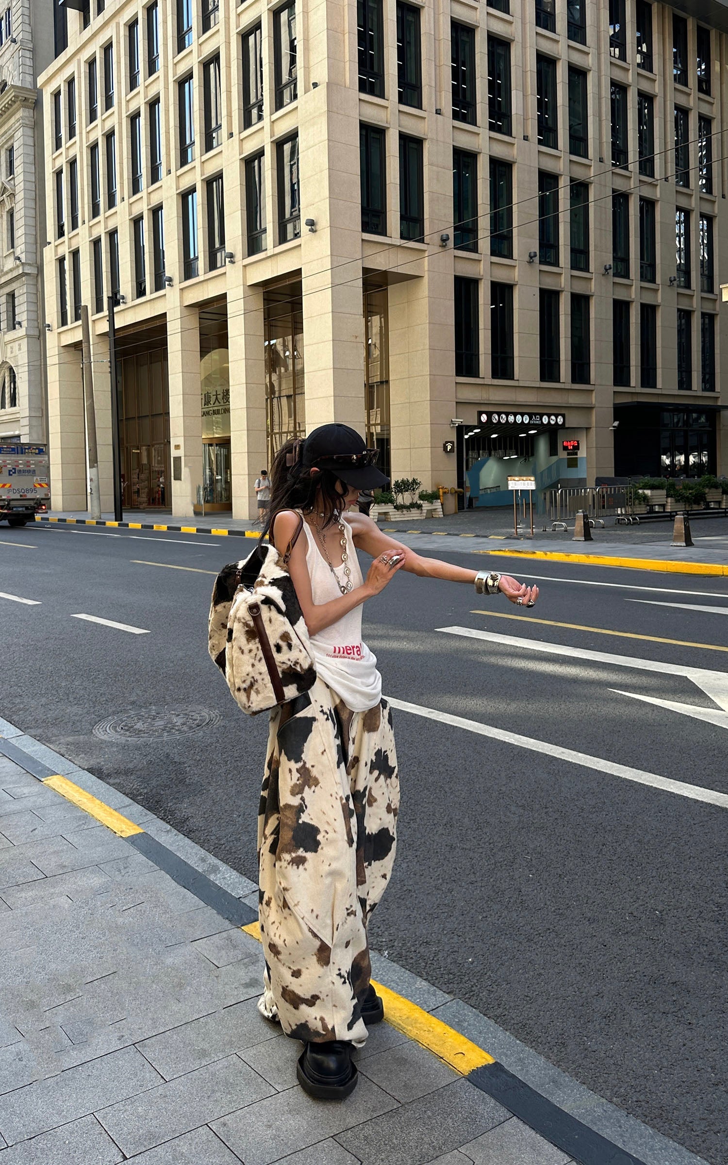 <tc>WARDEN EDGE</tc> プリーツディテール付きワイドレッグデニムパンツ