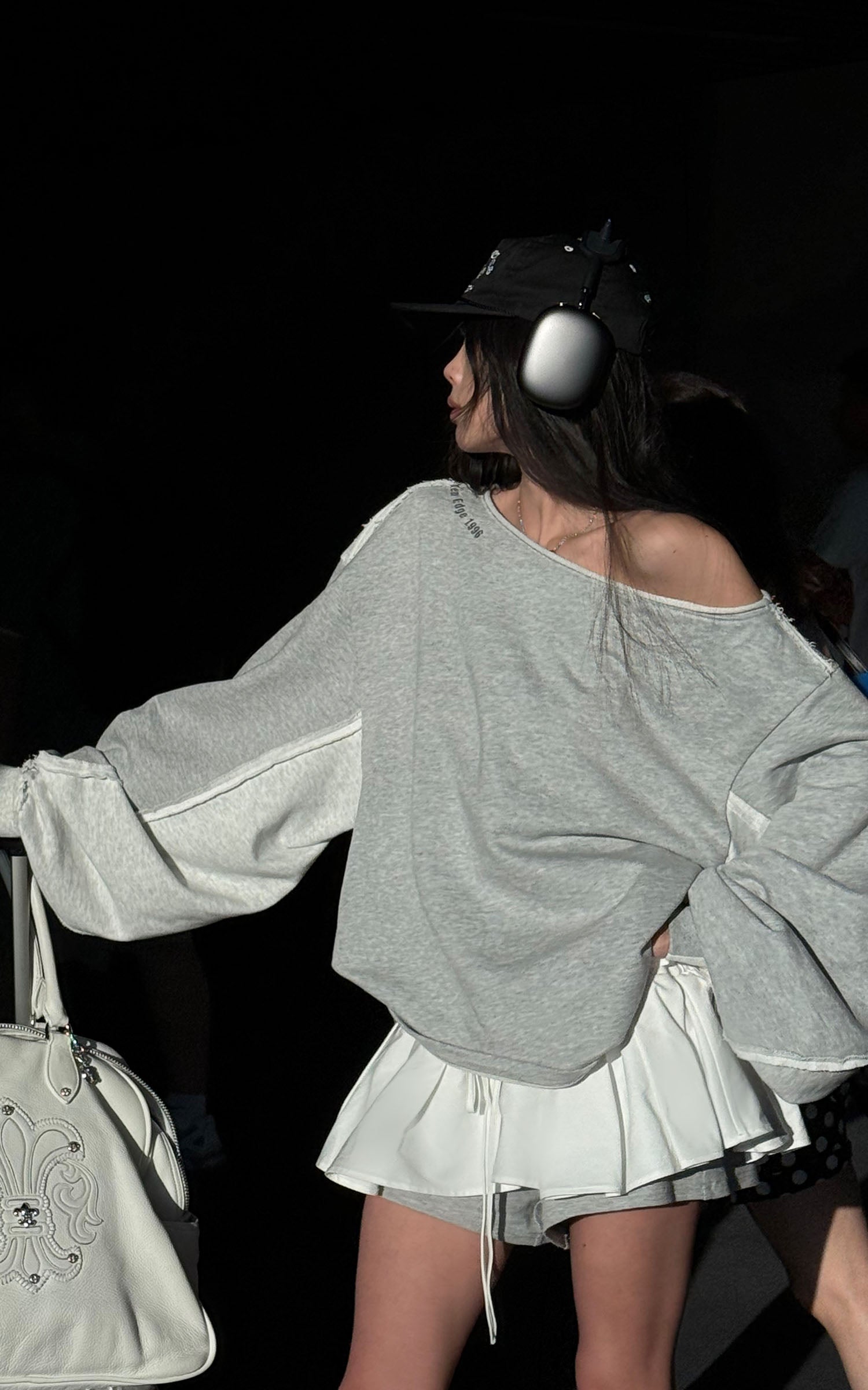 <tc>WARDEN EDGE</tc> Sweat-shirt à bords bruts et coupe asymétrique