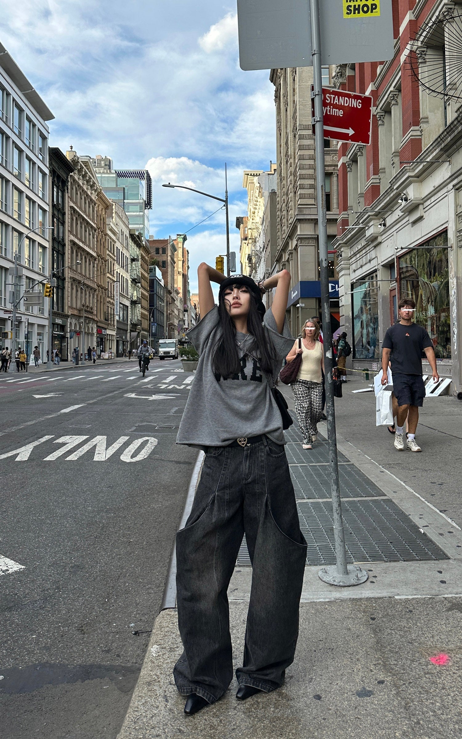 WARDEN EDGE Oversized Wide-Leg Jeans with Exaggerated Pocket Design