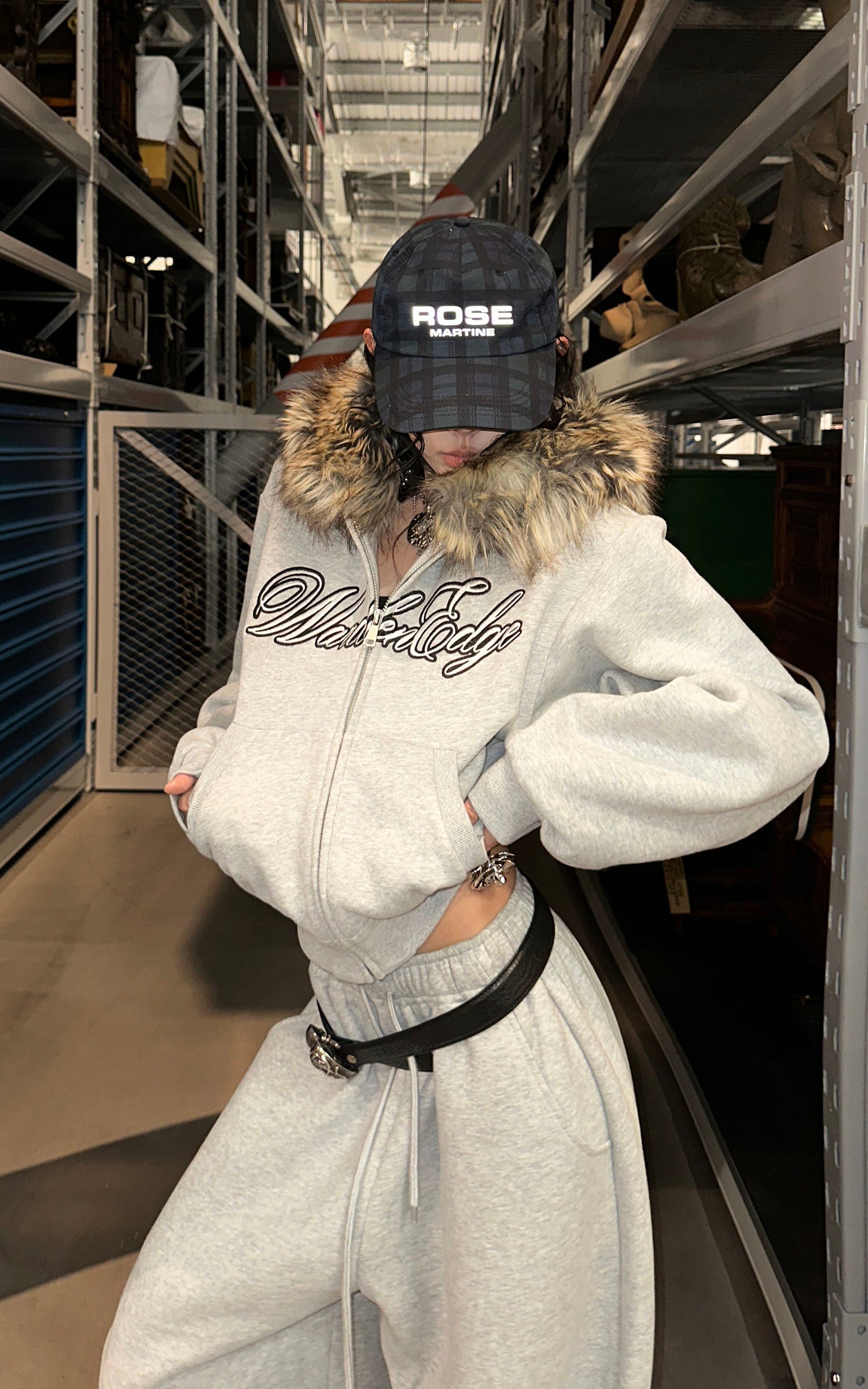 WARDEN EDGE Faux-Fur Hood Cropped Hoodie