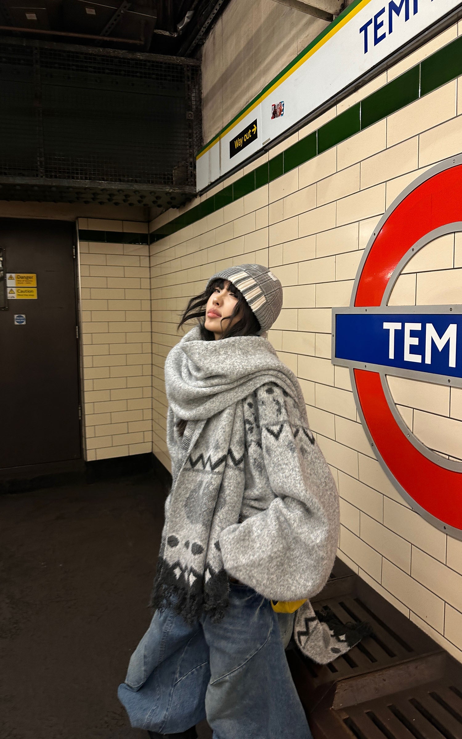 WARDEN EDGE Polar Jacquard Knit Sweater & Scarf Set