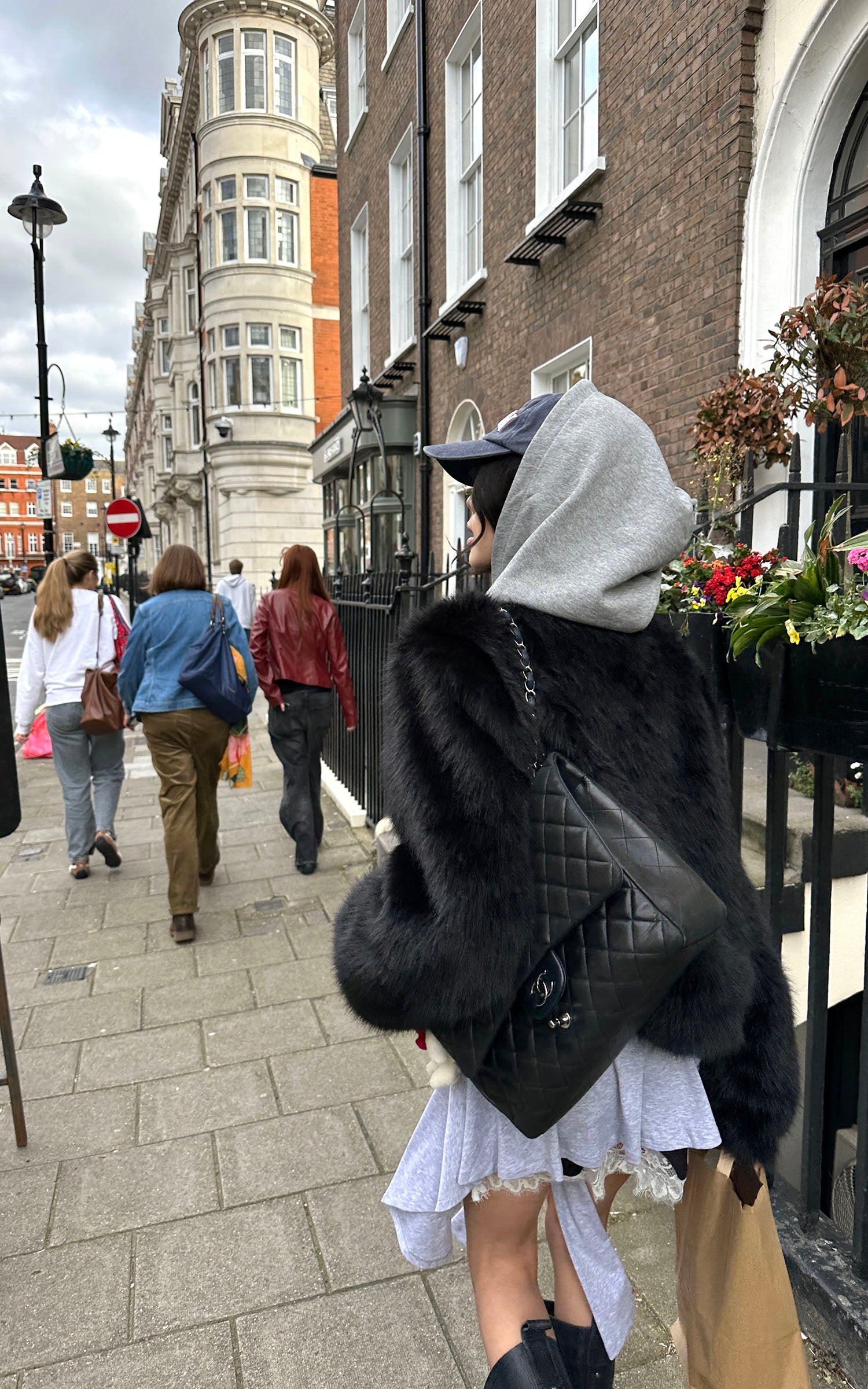 WARDEN EDGE Black Cropped Faux Fur Zip Jacket