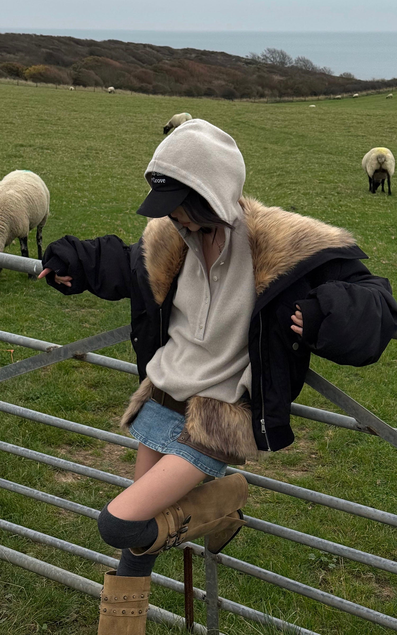 WARDEN EDGE Denim Mini Skirt with Faux-Fur Belt Detail