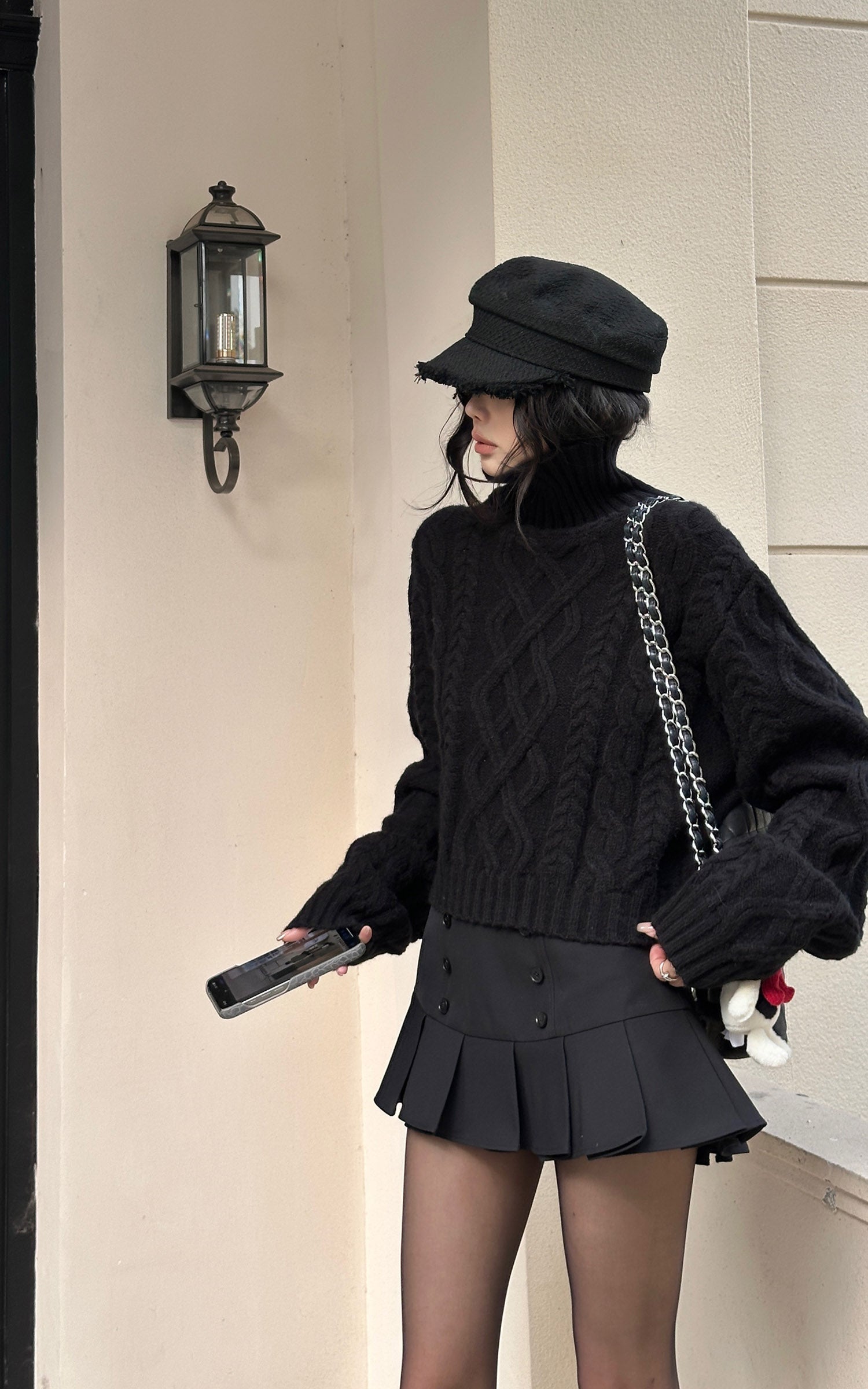 WARDEN EDGE Cable-Knit Turtleneck Cropped Sweater