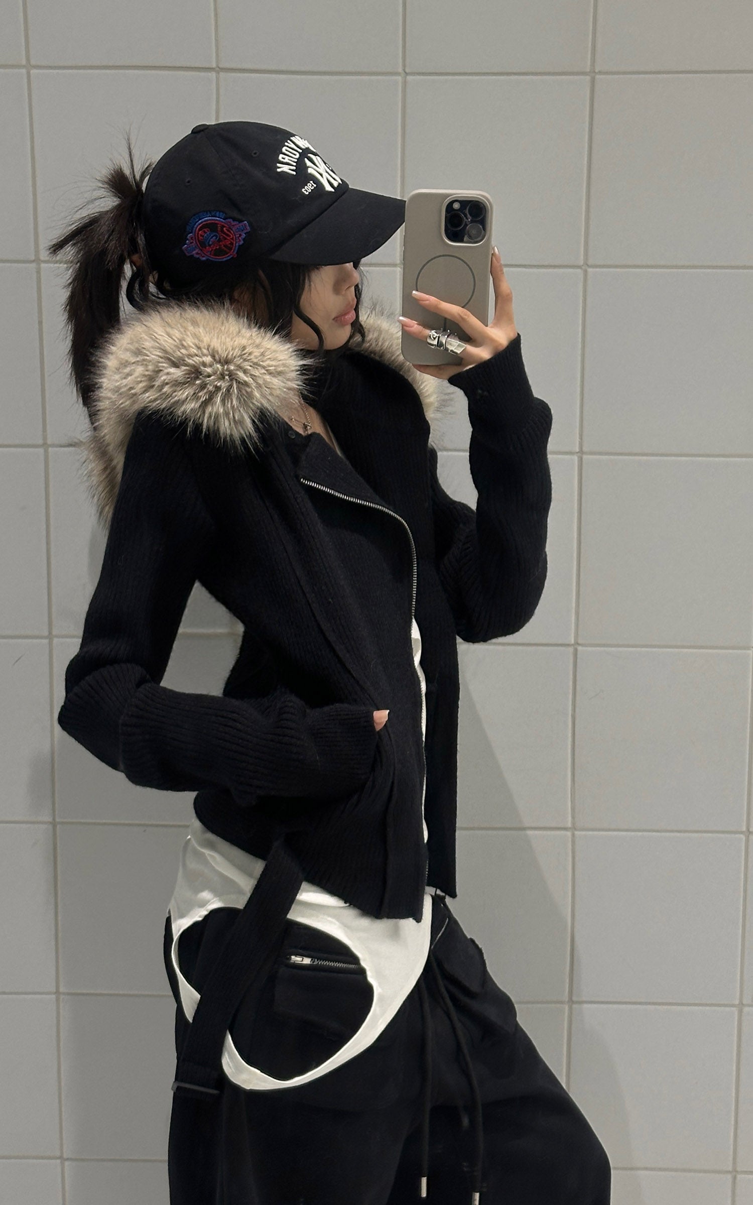 WARDEN EDGE Asymmetric Zip Fur-Trim Knit Jacket