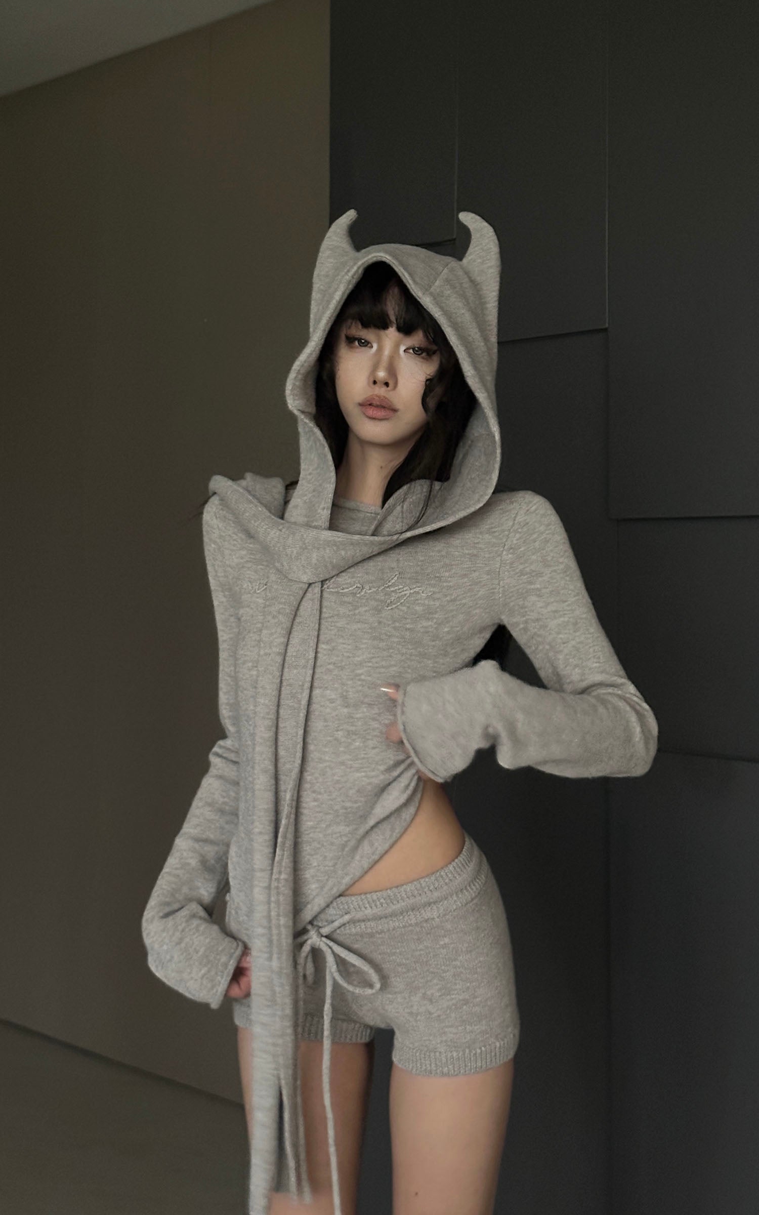 WARDEN EDGE Knit Devil-Horn Top and Shorts Set