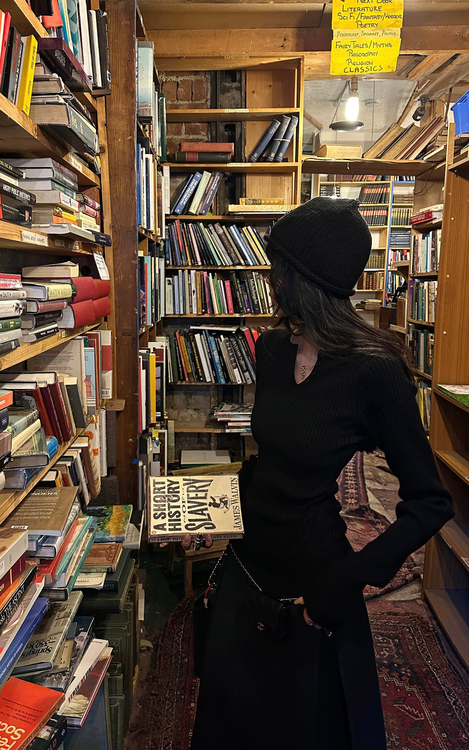 WARDEN EDGE Fitted Ribbed Knit Open Neck Top