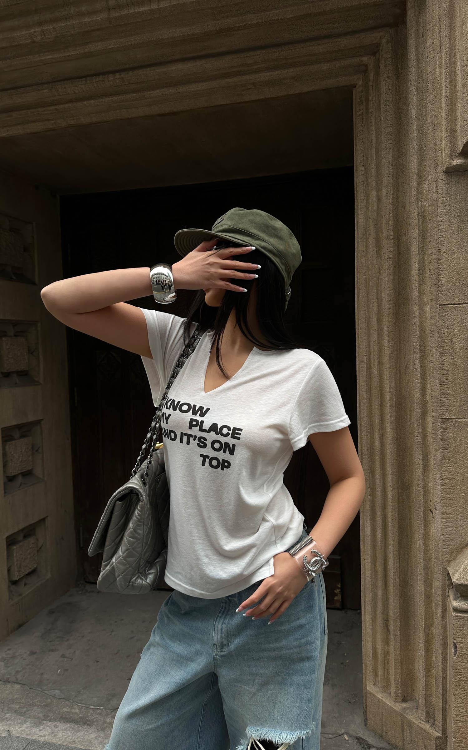 WARDEN EDGE Statement Slogan V-Neck Tee