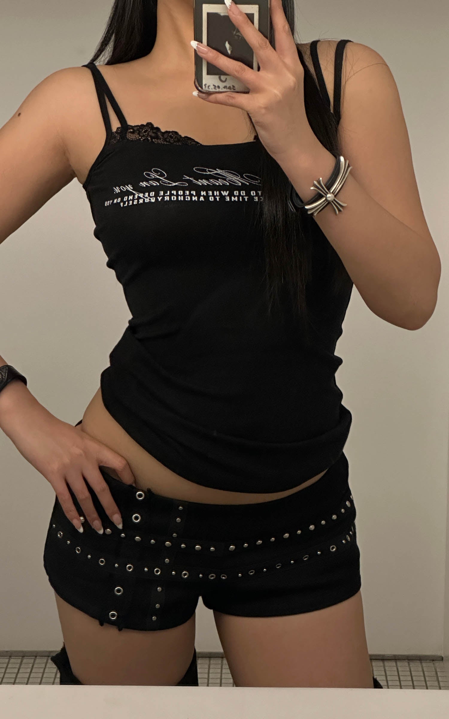 <tc>WARDEN EDGE</tc> Micro shorts a vita bassa con cinturino borchiato