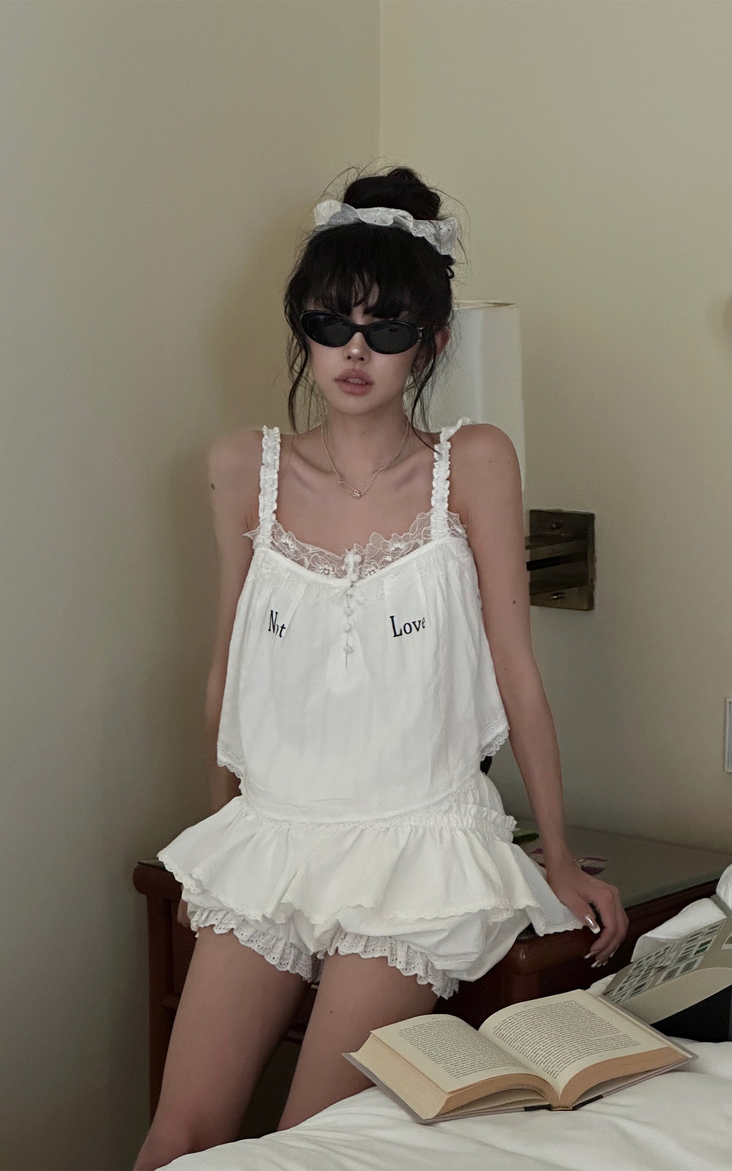 <tc>WARDEN EDGE</tc> Set Canotta con Volant e Pizzo & Shorts