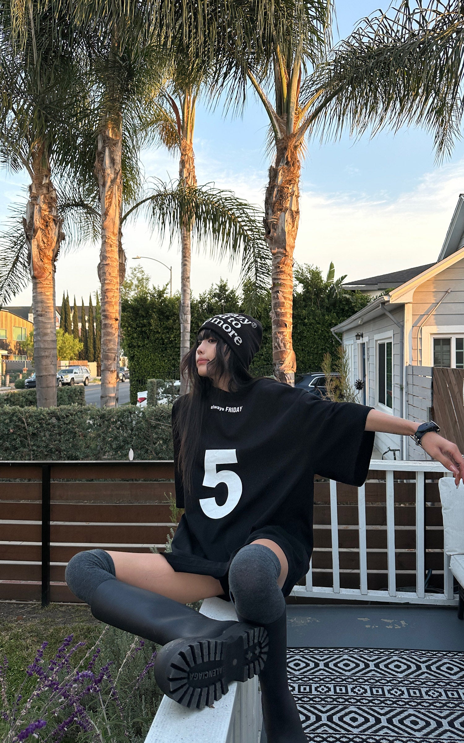 WARDEN EDGE Friday Graphic Oversized T-Shirt