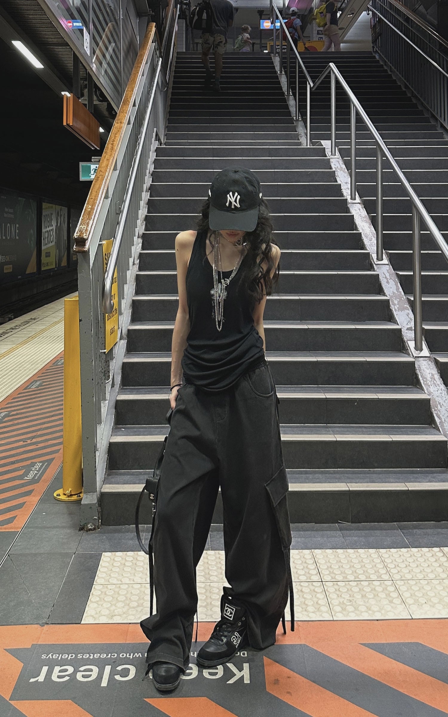 <tc>WARDEN EDGE</tc> ラプチャーウエストオーバーサイズカーゴパンツ